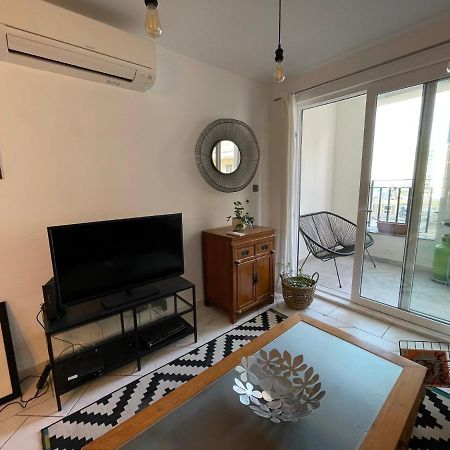 Spacious Seaview Sliema Apt, Steps From Valletta Ferry Extérieur photo