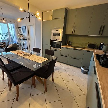 Spacious Seaview Sliema Apt, Steps From Valletta Ferry Extérieur photo