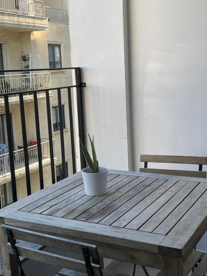 Spacious Seaview Sliema Apt, Steps From Valletta Ferry Extérieur photo