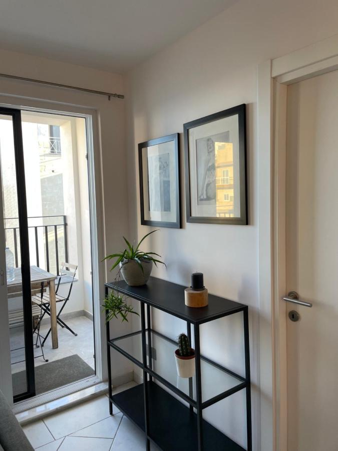 Spacious Seaview Sliema Apt, Steps From Valletta Ferry Extérieur photo