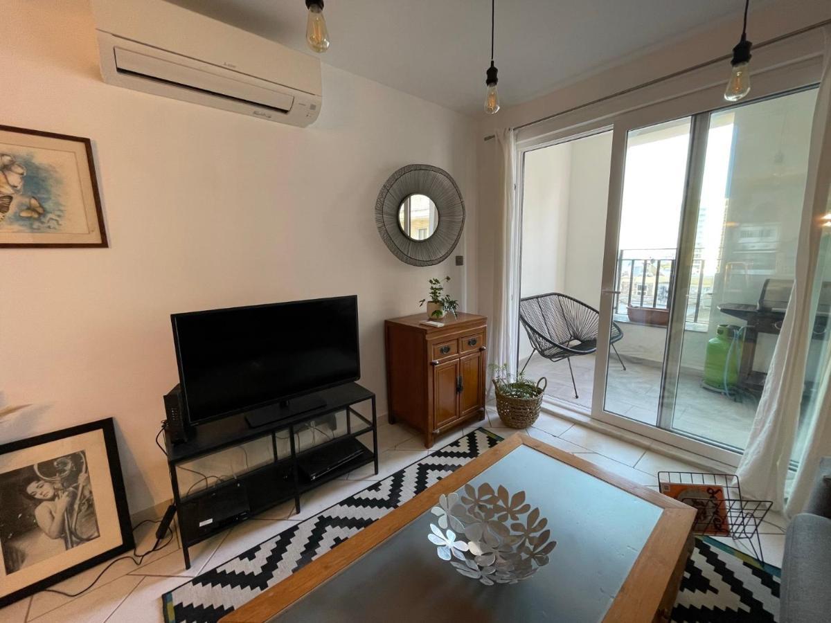 Spacious Seaview Sliema Apt, Steps From Valletta Ferry Extérieur photo
