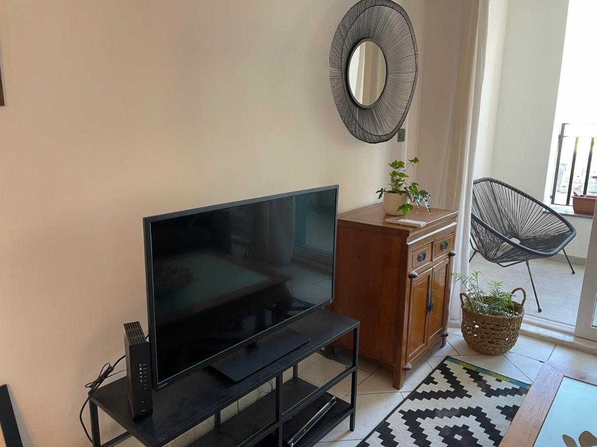 Spacious Seaview Sliema Apt, Steps From Valletta Ferry Extérieur photo