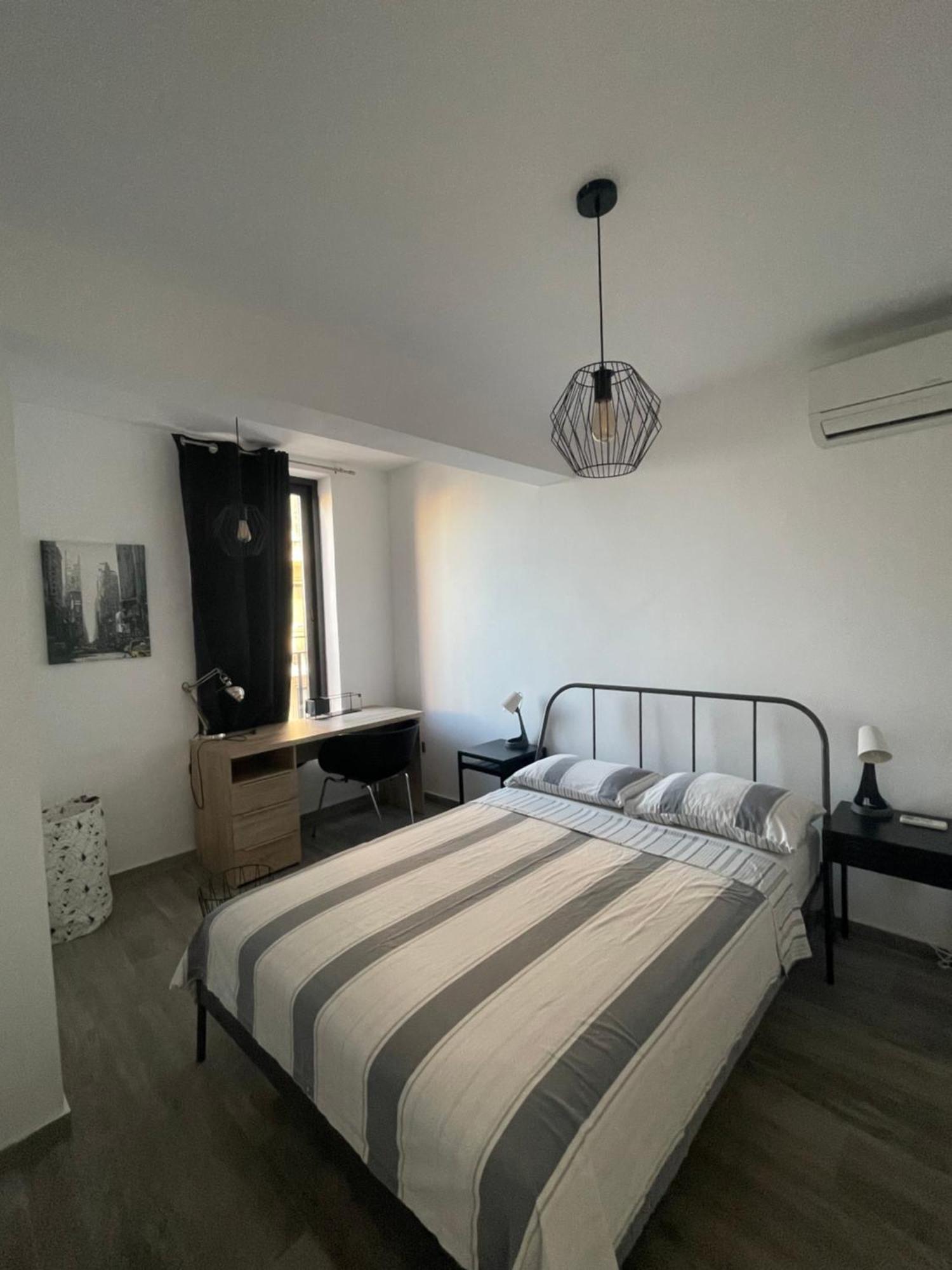 Spacious Seaview Sliema Apt, Steps From Valletta Ferry Extérieur photo
