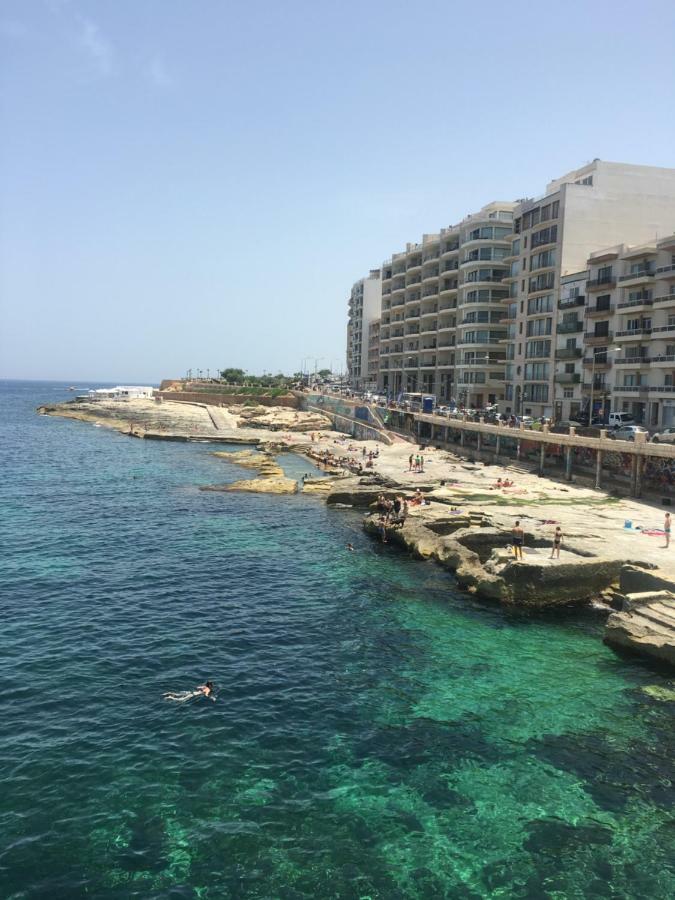 Spacious Seaview Sliema Apt, Steps From Valletta Ferry Extérieur photo