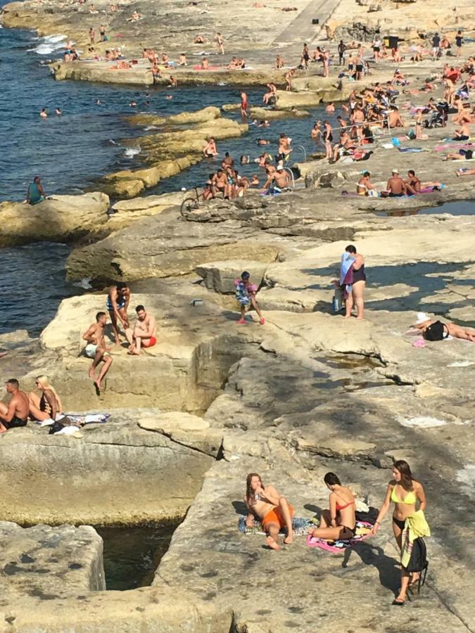 Spacious Seaview Sliema Apt, Steps From Valletta Ferry Extérieur photo